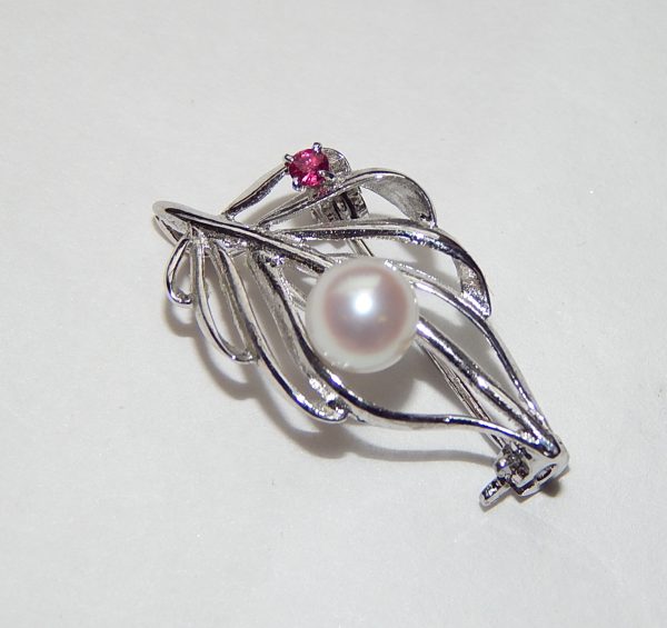 Sterling Silver Cultured pearl and Ruby Pendant Necklace - Image 2