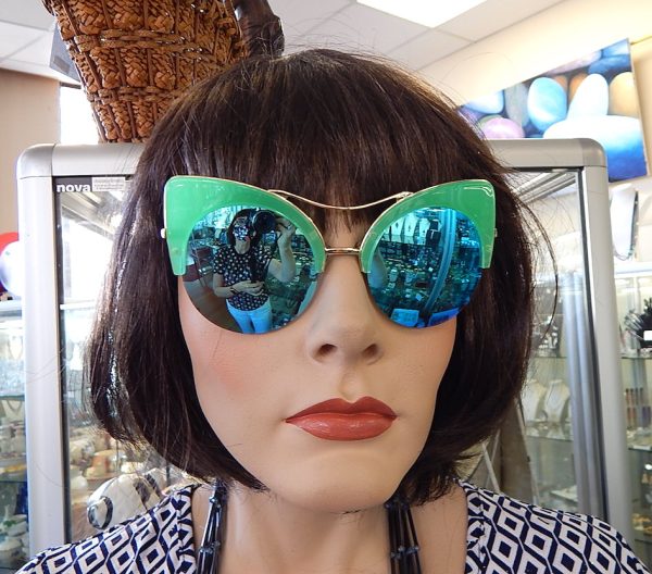 Green RETRO Funky NEW Sunnies