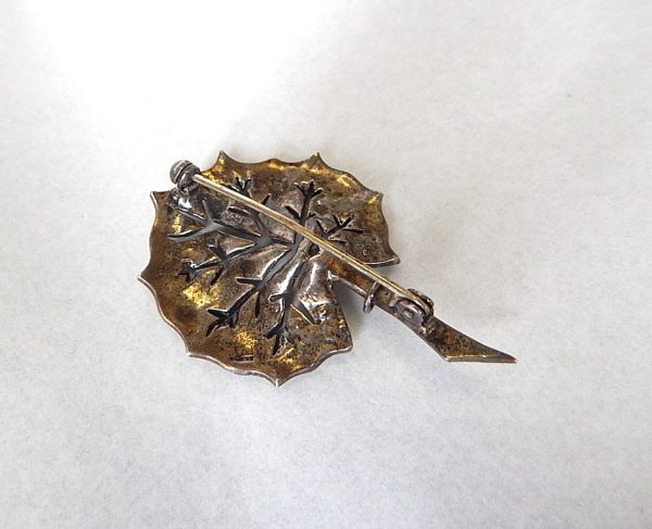 Very unusual Vintage Stg Silver Leaf brooch - Image 2