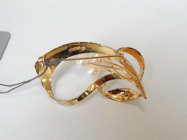 Sterling silver GOLD PLATED Cultured Pearl Brooch - Image 2