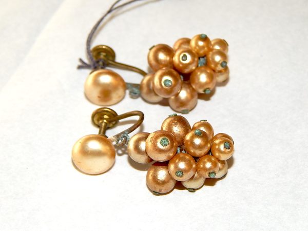 Vintage pearl drop earrings