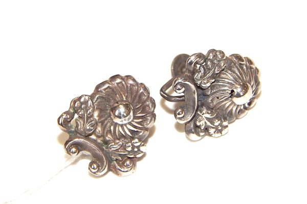 Silver Flower screw in earrings
