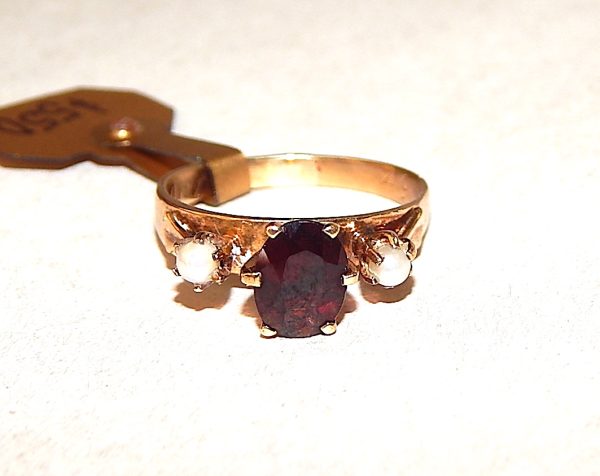 9ct Gold Garnet and Cultured Pearl dress ring