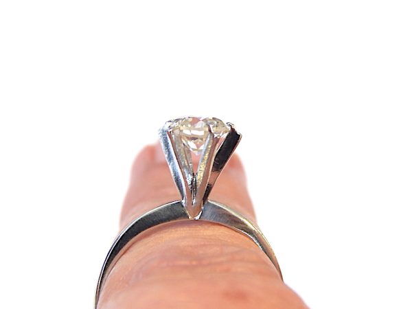 WOW Stunning Diamond Solitaire Ring - Image 3