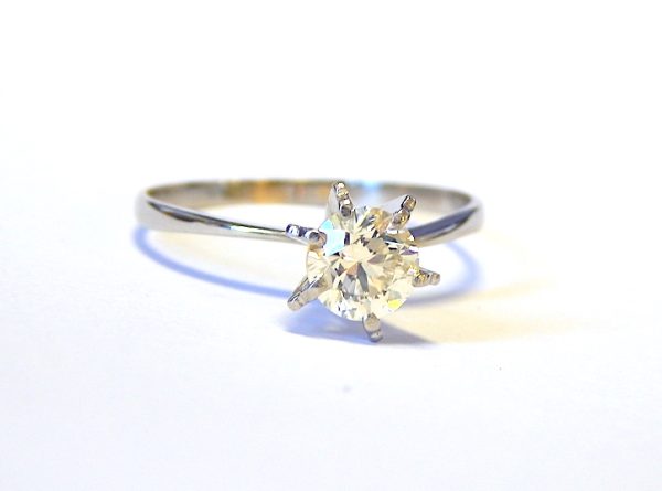 WOW Stunning Diamond Solitaire Ring