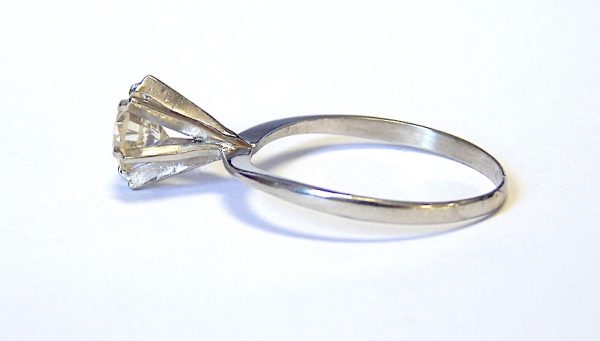 WOW Stunning Diamond Solitaire Ring - Image 5