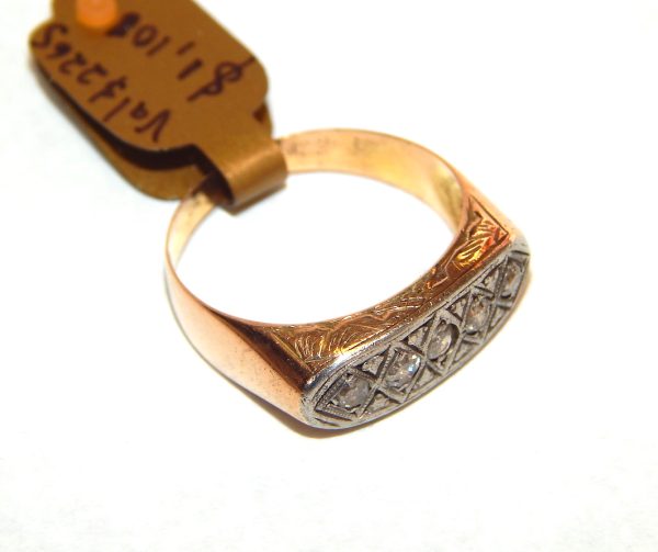 unusual 9ct Gold and Diamond Vintage 5 stone Ring - Image 5