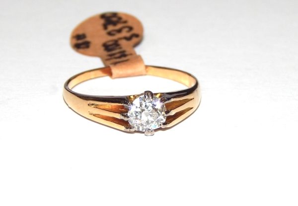 18ct Yellow and White Gold Antique Diamond Ring - Image 3