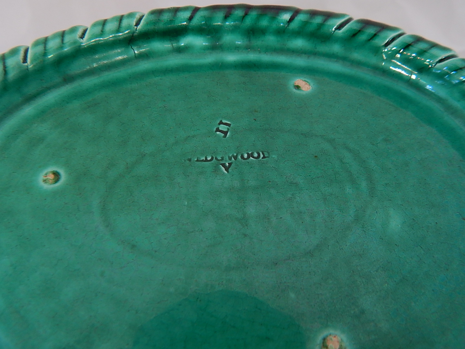 RARE Green Wedgwood Woven Basket bowl. - Image 5