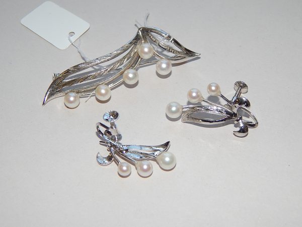 Sterling Silver and Cultured Pearl Brooch and screw on Earring Set - Image 2