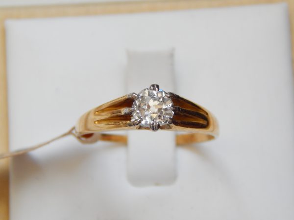 18ct Yellow and White Gold Antique Diamond Ring
