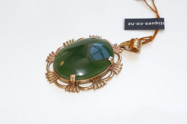 Beautiful NZ Greenstone - Pounamu 9ct Gold Pendant - Image 4