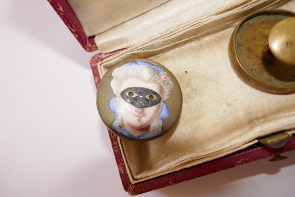 Pair of very RARE Antique Masquerade Enamel Georgian buttons with the original box - Image 2