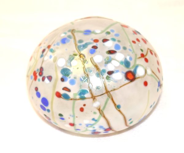 Isle of Wight Glass paper weight