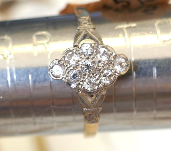 18ct gold and Spinel Dress Ring - Image 2