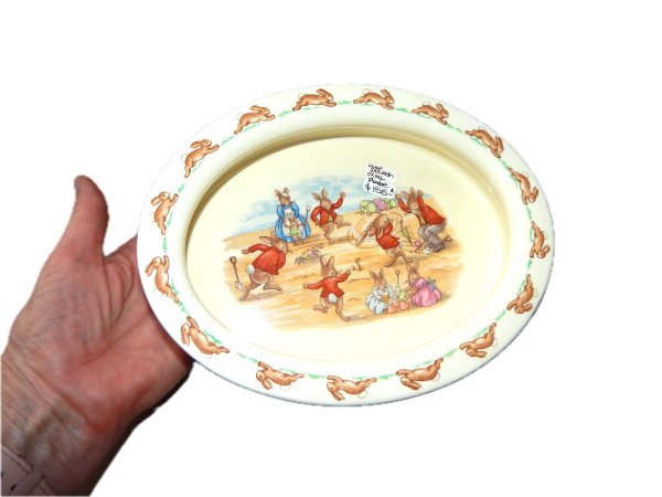 Oval Bunnykins Royal Doulton Childs bowl
