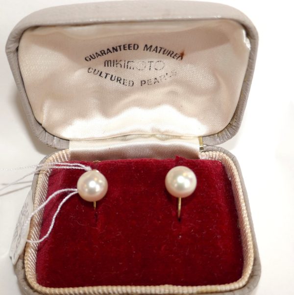 9ct Gold Cultured Pearl Mikimoto pearl screw on earrings