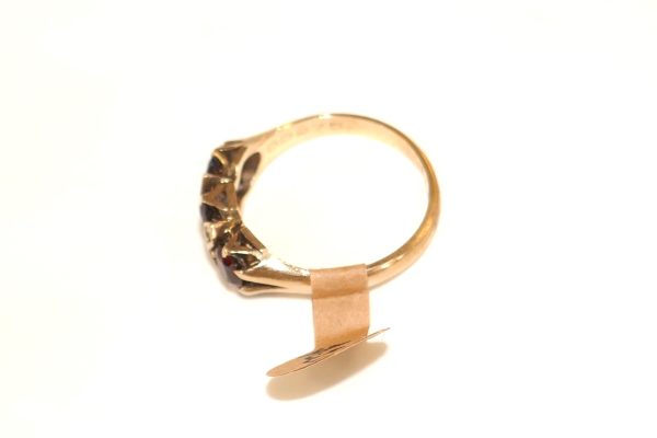 9ct gold Garnet and Diamond Vintage Ring - Image 4
