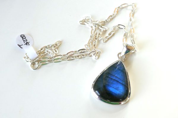 New Silver labradorite pendant necklace