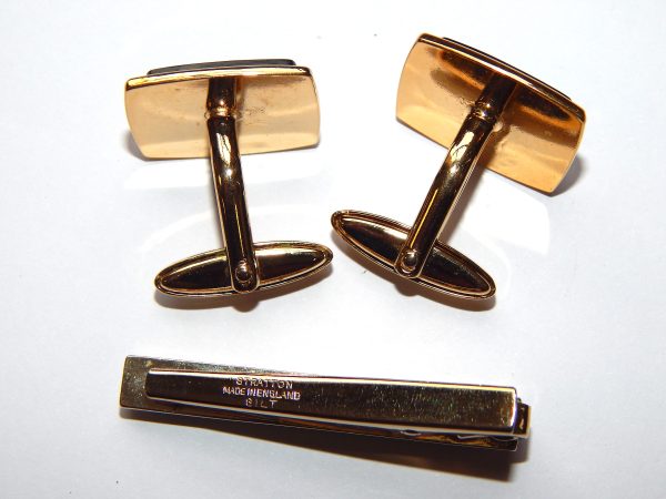 Vintage Onyx Cufflinks and Tie Pin Set - Image 3
