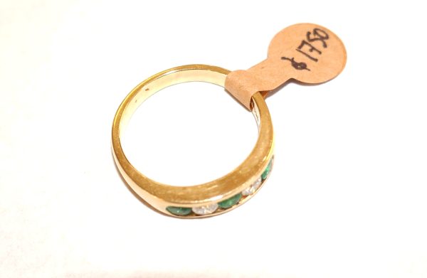 18ct Emerald and Diamond Heavy 5 Stone Ring - Image 2