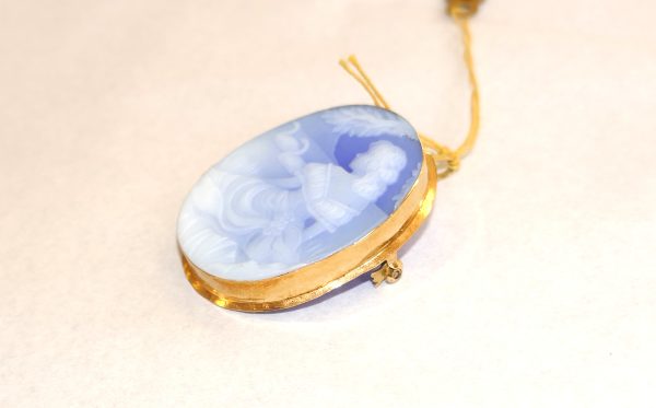 18ct Gold and Agate Cameo Pendant/ Brooch - Image 3