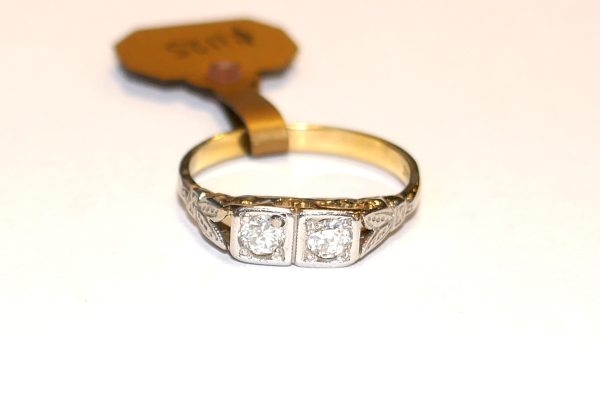 18ct gold Antique 2 stone Diamond Ring