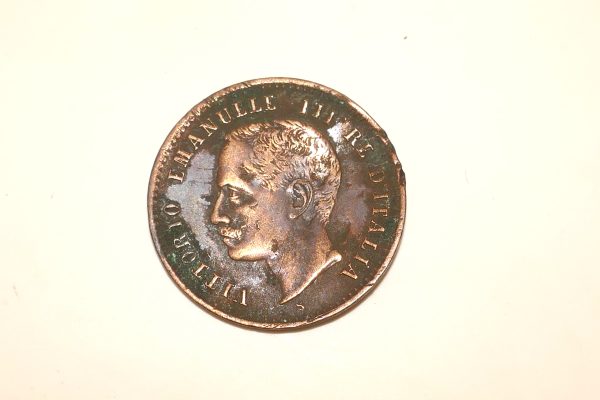 1907 Rare date Italian 2 centesmi coin - Image 2