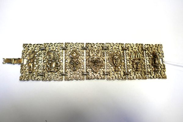 Vintage Gold coloured cuff with African and NZ figures - Image 4