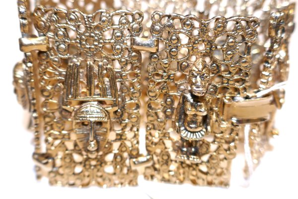 Vintage Gold coloured cuff with African and NZ figures - Image 2
