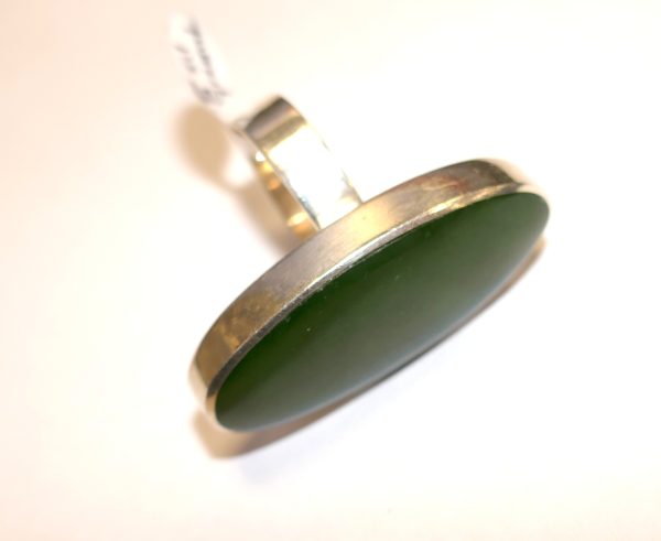 Pre Loved Sterling Silver and Pounamu oval Ring - Image 6
