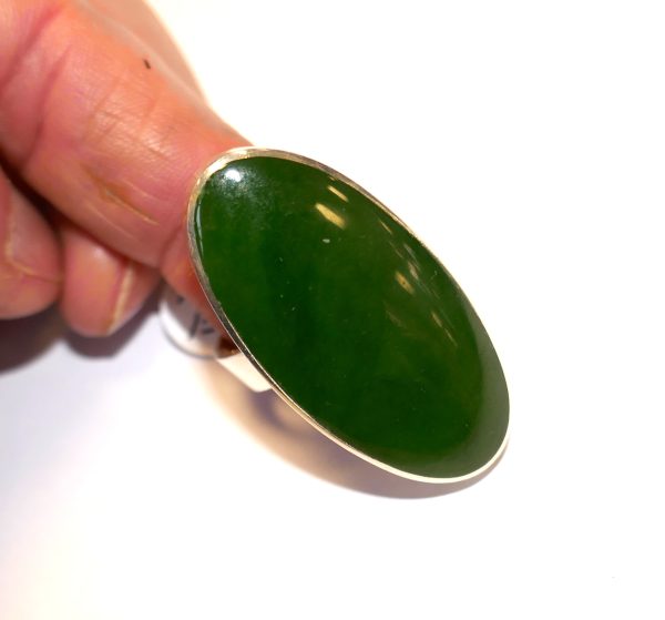 Pre Loved Sterling Silver and Pounamu oval Ring - Image 5
