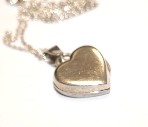 Little Sterling Silver Heart Locket and chain - Image 4