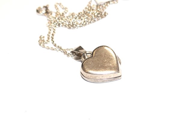 Little Sterling Silver Heart Locket and chain - Image 3