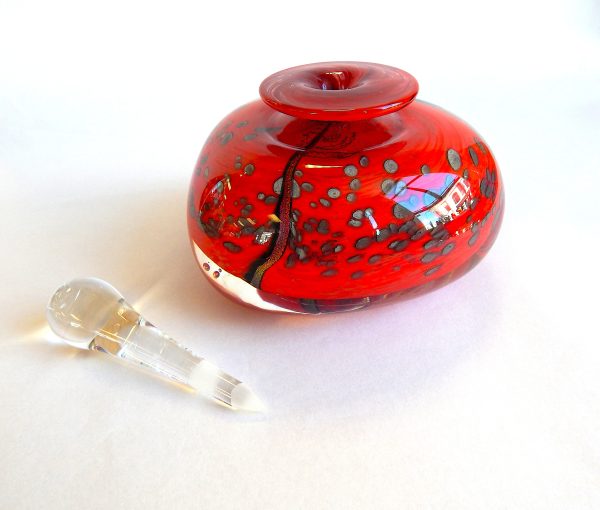 NZ Art Glass Bottle with Stopper - Image 3