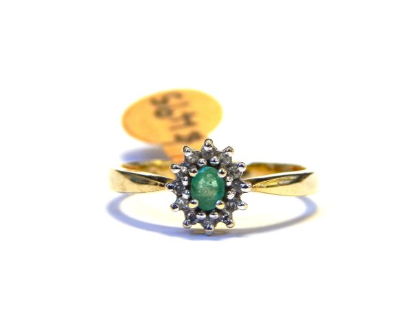 9ct Gold Emerald & Diamond Cluster Ring