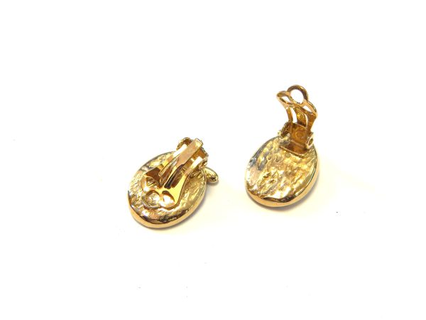 Kuku Shell Clip On Earrings - Image 3