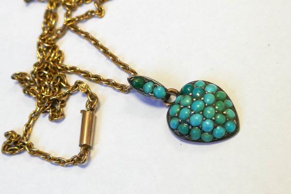 Antique 9ct Gold Turquoise heart pendant necklace.