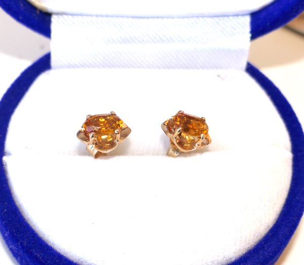 Pair of 9ct Gold and Citrine Stud Earrings - Image 3