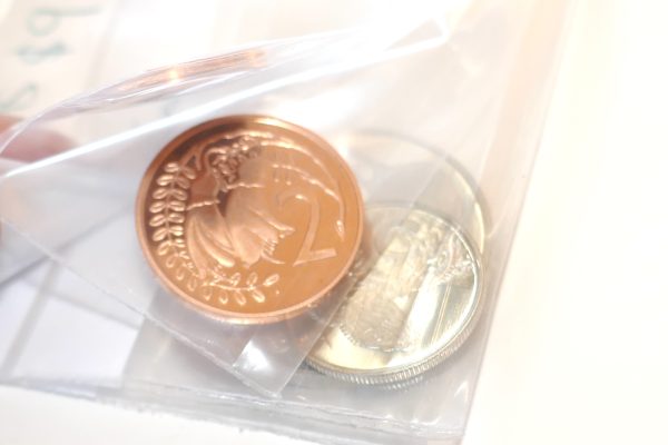 1983 coin set x5 - Image 2