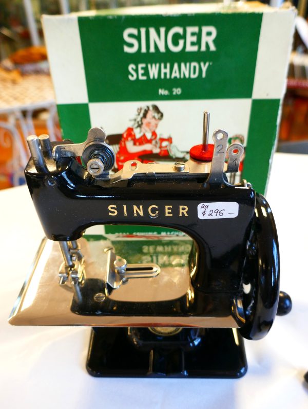 Childs Vintage Boxed Singer Sewhandy Sewing Machine