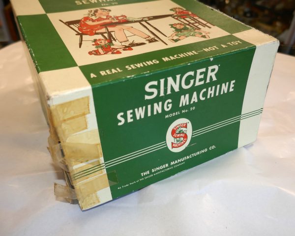 Childs Vintage Boxed Singer Sewhandy Sewing Machine - Image 2