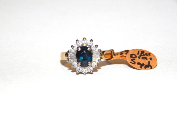 18ct Yellow and White Gold Sapphire & Diamond Cluster Style Ring