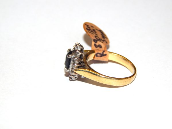 18ct Yellow and White Gold Sapphire & Diamond Cluster Style Ring - Image 3