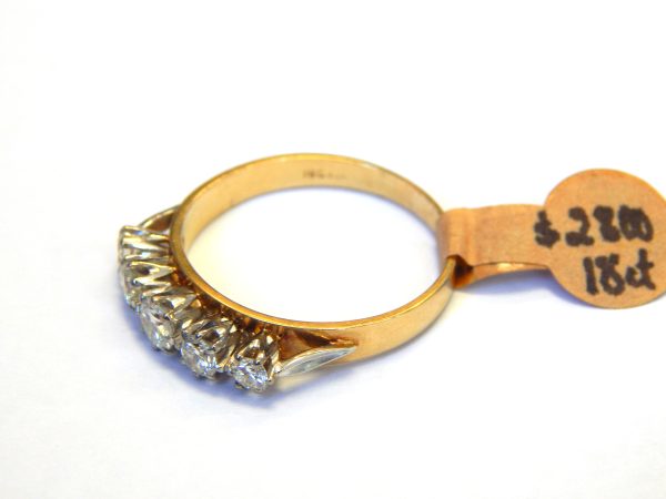 18ct Yellow Gold 5 Stone Diamond Ring - Image 4