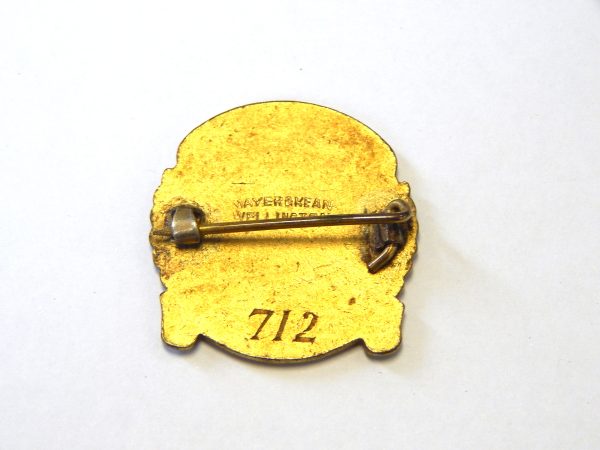 WW2 NZ VAD Enamel Badge - Image 2