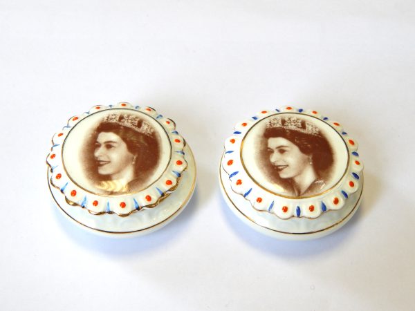 Queen Elizabeth II Coalport Trinket Pots - Image 4