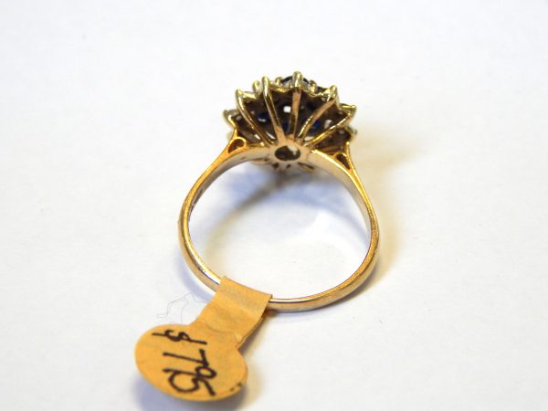 9ct Gold Sapphire & Diamond Cluster Ring - Image 3