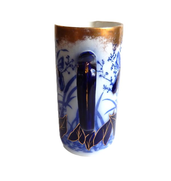 Beautiful Wedgwood Blue Iris Flower Jug - Image 4