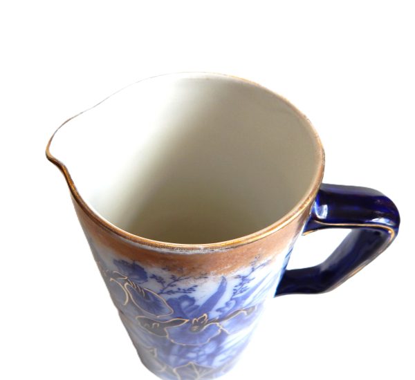 Beautiful Wedgwood Blue Iris Flower Jug - Image 5